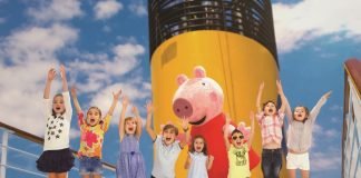 As crianças a bordo do Costa Diadema têm a oportunidade de brincar e interagir com a famosa personagem de desenho animado Peppa Pig