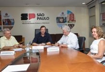 Documento assinado na sede da SDUH possibilita início das obras em Barra do Chapéu, Garça, Itararé e Presidente Venceslau - Foto: Newton Menezes