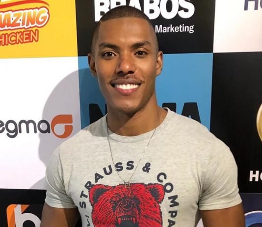 Max Souza, namorado de prefeito do interior de SP que concorre ao título de Mister, diz em entrevista em rádio que o país merece um presidente LGBT+