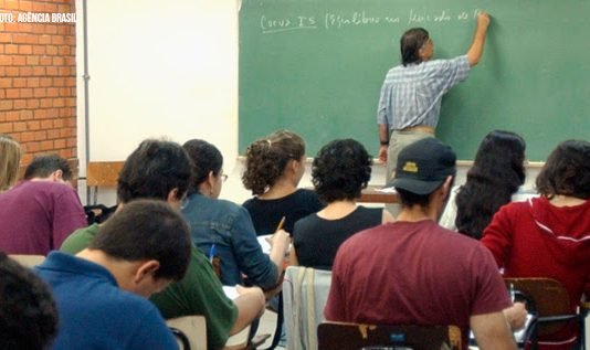 Procedimento para ouvir população descumpriu legislação. Questionado, MEC disse se tratar de “pré-pesquisa” e que projeto irá ao Congresso mesmo sem a devida consulta à sociedade