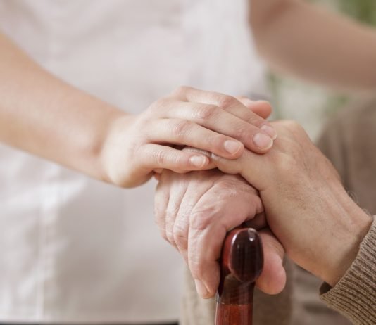 Senac Itapetininga está com inscrições abertas para curso 'Cuidador de Idoso'