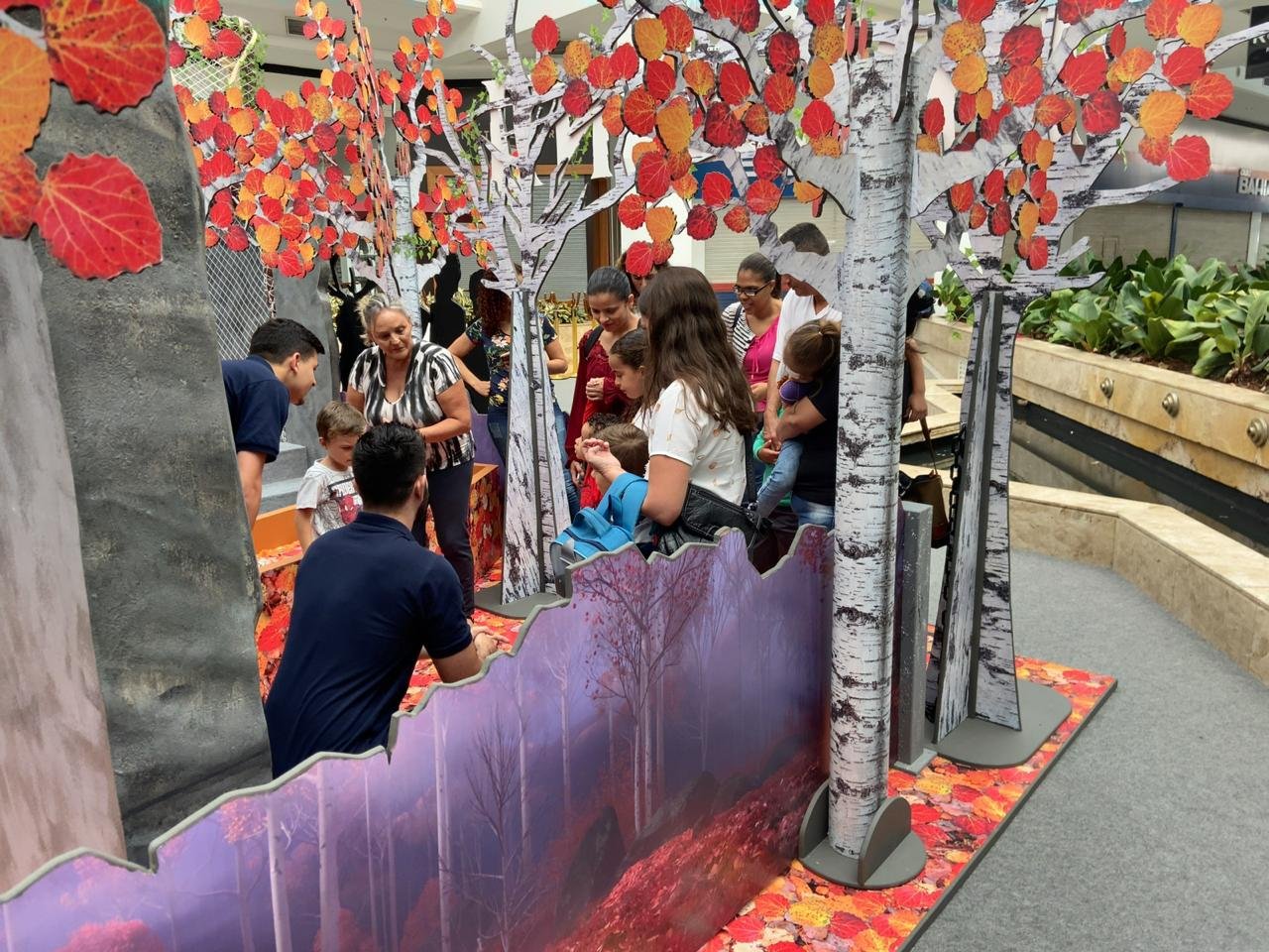  Crianças autistas participam de sessão exclusiva no evento “Frozen II” no Iguatemi Esplanada