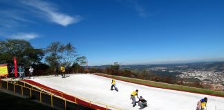 Próximo à capital paulista, Ski Mountain Park é ideal para unir a família com diversão e atrações como Ski, Snowboard, Tirolesa, Arco e Flecha, entre outros.