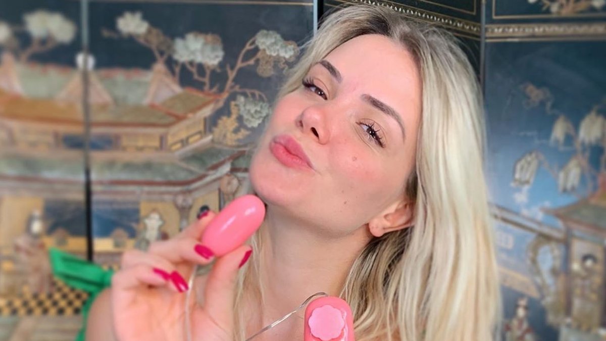 marcela_ponto_m Marcela Mc Gowan desvenda tabus da sexualidade feminina no podcast Ponto M, uma produção original da Deezer