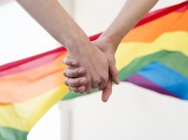 “A homofobia é um crime imprescritível e inafiançável no Brasil desde 2019”, ressalta Ligia Fabris, coordenadora Programa Diversidade da FGV Direito Rio