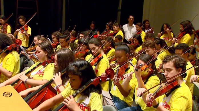 Alunos atendidos pelo Projeto Guri — Foto: Reprodução/EPTV