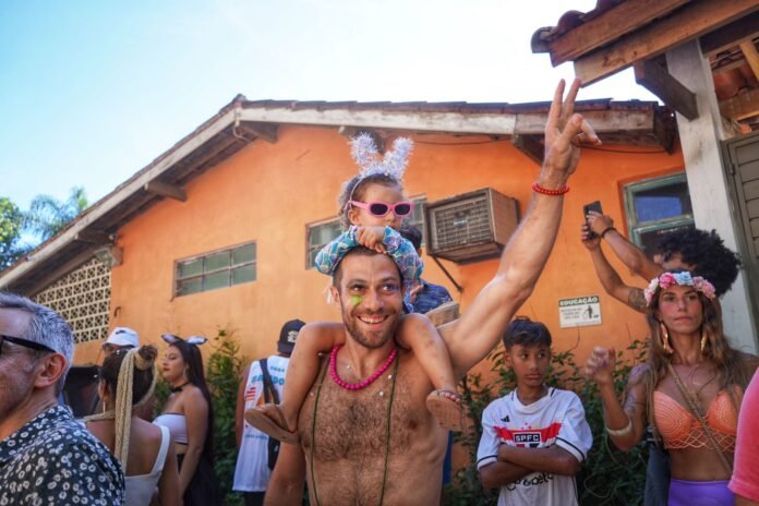 Carnaval de São Sebastião, no Litoral Norte, reúne famílias com amplas atividades culturais