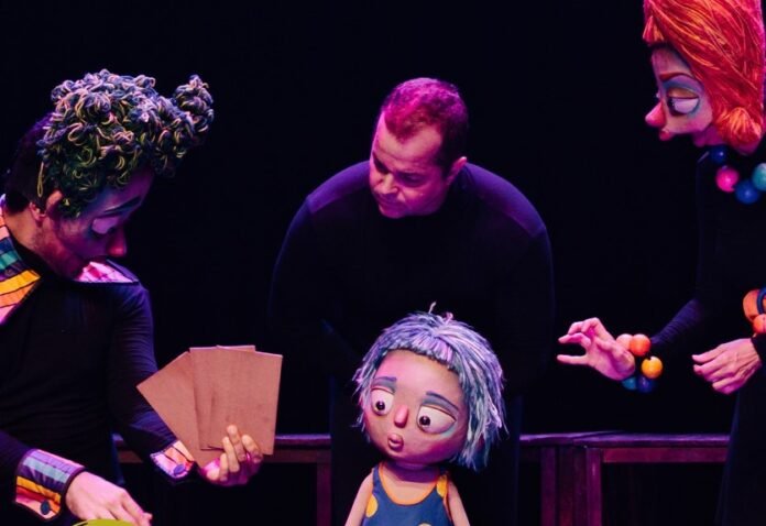 Teatro SESI Itapetininga recebe o espetáculo ‘Azul’
