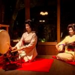 Japão se destaca no segmento de turismo de luxo e traz novidades em vistos Apresentação de gueixas em Kanazawa - @JNTO