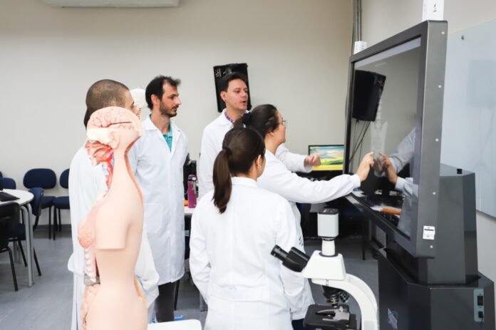 Vestibular de Medicina da USCS encerra inscrições nesta quarta-feira