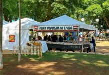 'Feira Popular do Livro' movimenta Praça Peixoto Gomide até o dia 7 de junho - Foto: Olá Itapetininga