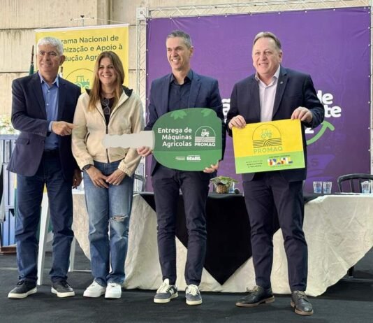 São Roque recebe cerimônia de entrega de máquinas agrícolas para 18 municípios paulistas - Divulgação