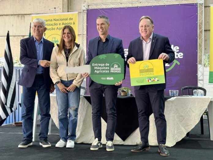 São Roque recebe cerimônia de entrega de máquinas agrícolas para 18 municípios paulistas - Divulgação