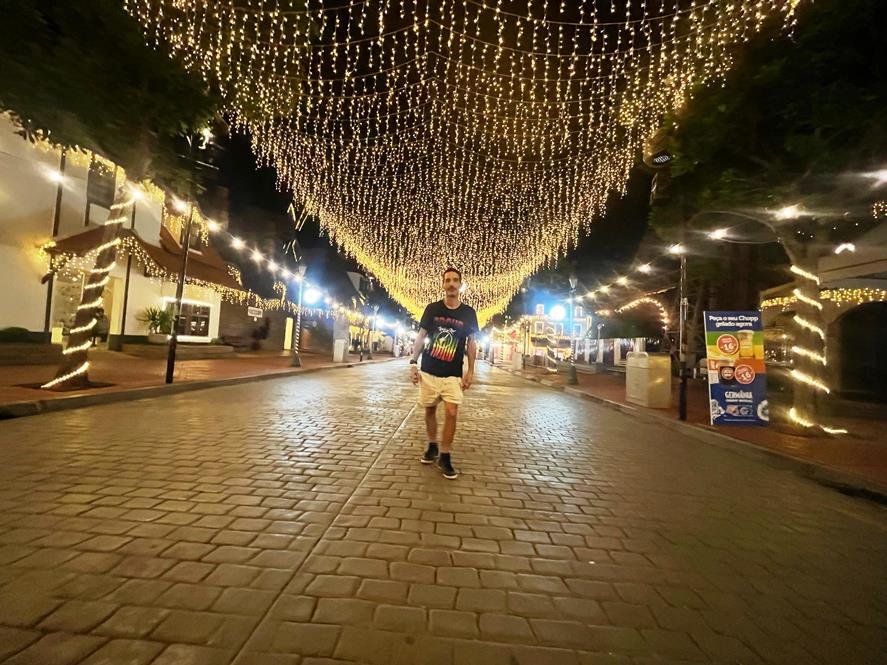 Hopi Hari anuncia temporada 'Natal Mágiko 2025' com espetáculo inédito - Foto: Fefo Campos