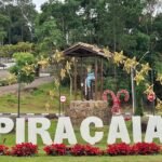 Entrada de Piracaia com decoracão natalia - Divulgação