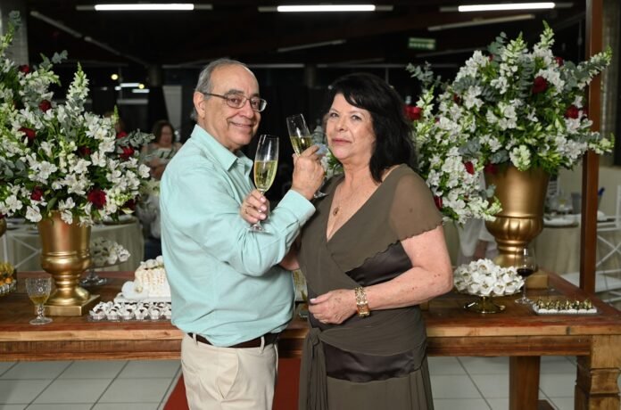 Márcia e Moacyr Campos celebram 50 anos de união (arquivo pessoal)