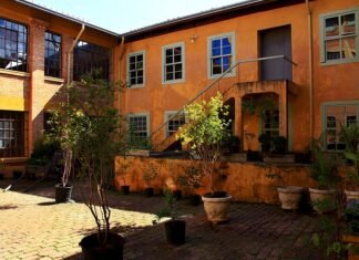 Imagens barrocas e cânticos sacros marcam os 416 anos de Itu (SP)