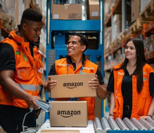 Amazon anuncia mais de 500 vagas temporárias em Cajamar - Ilustração