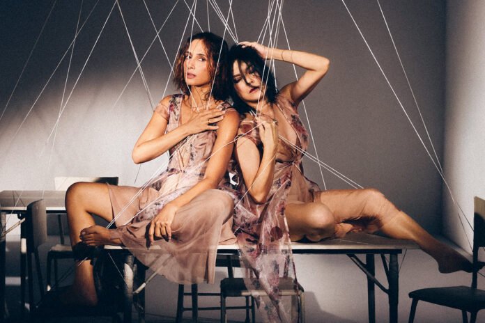 Camila Pitanga e Bete Coelho apresentam ‘Lia Lia’ no SESI Itapetininga - Foto: Luiza Ananias / Teatrofilme