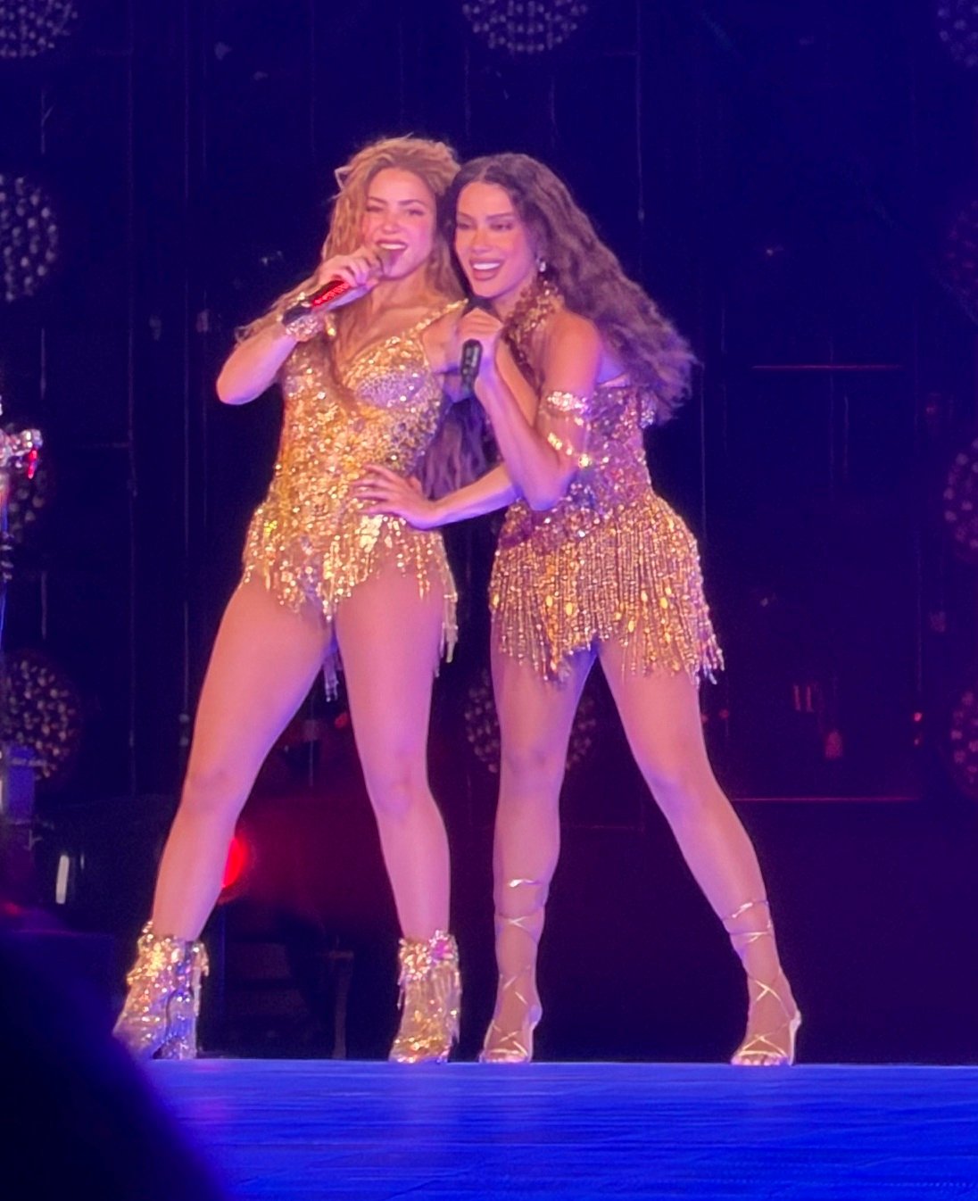 Shakira e Anitta - Foto: Vinícius Yamada
